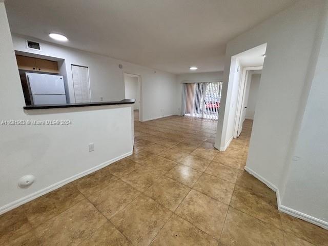 EMERALD ISLE AT LAGUNA LA - Residential Lease
