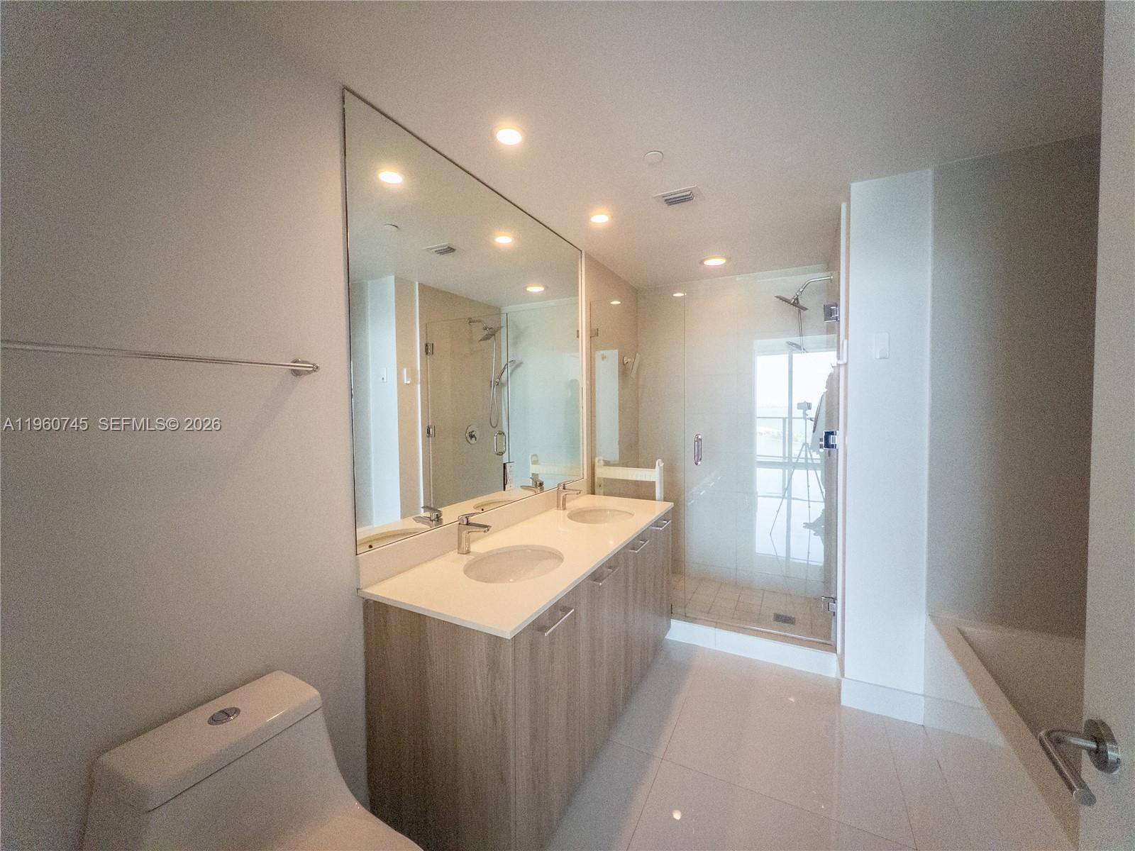 PARAISO BAYVIEWS CONDO - Residential