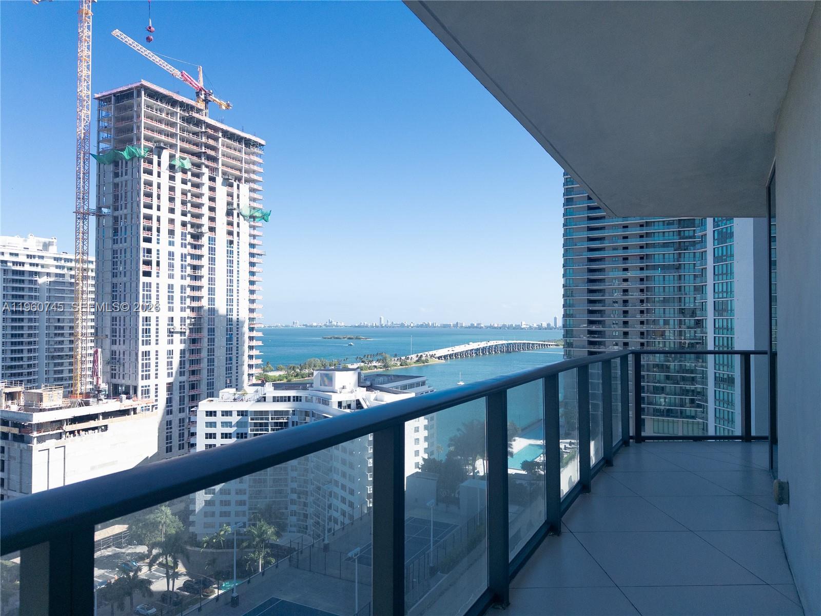 PARAISO BAYVIEWS CONDO - Residential