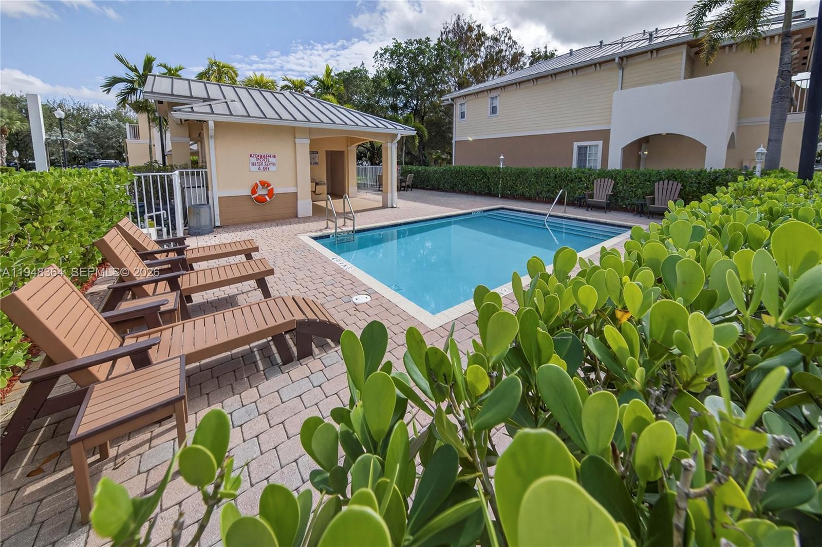 WILLOW GROVE - Residential Lease