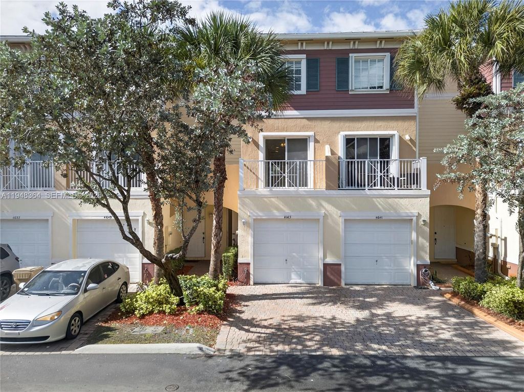 Photo of 4645 SW 75th Way #4645, Davie, FL 33314 (MLS # A11948364)