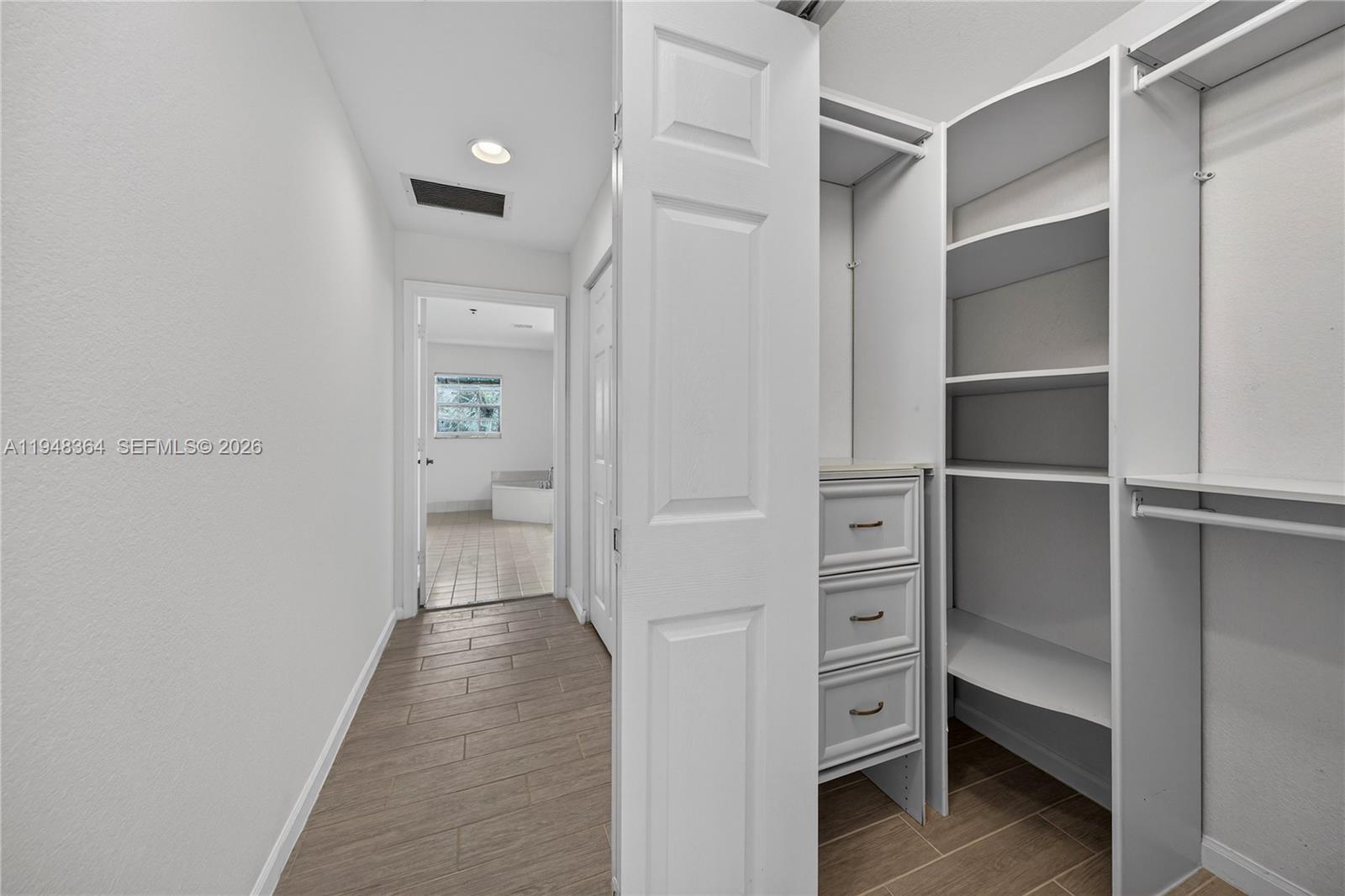 WILLOW GROVE - Residential Lease