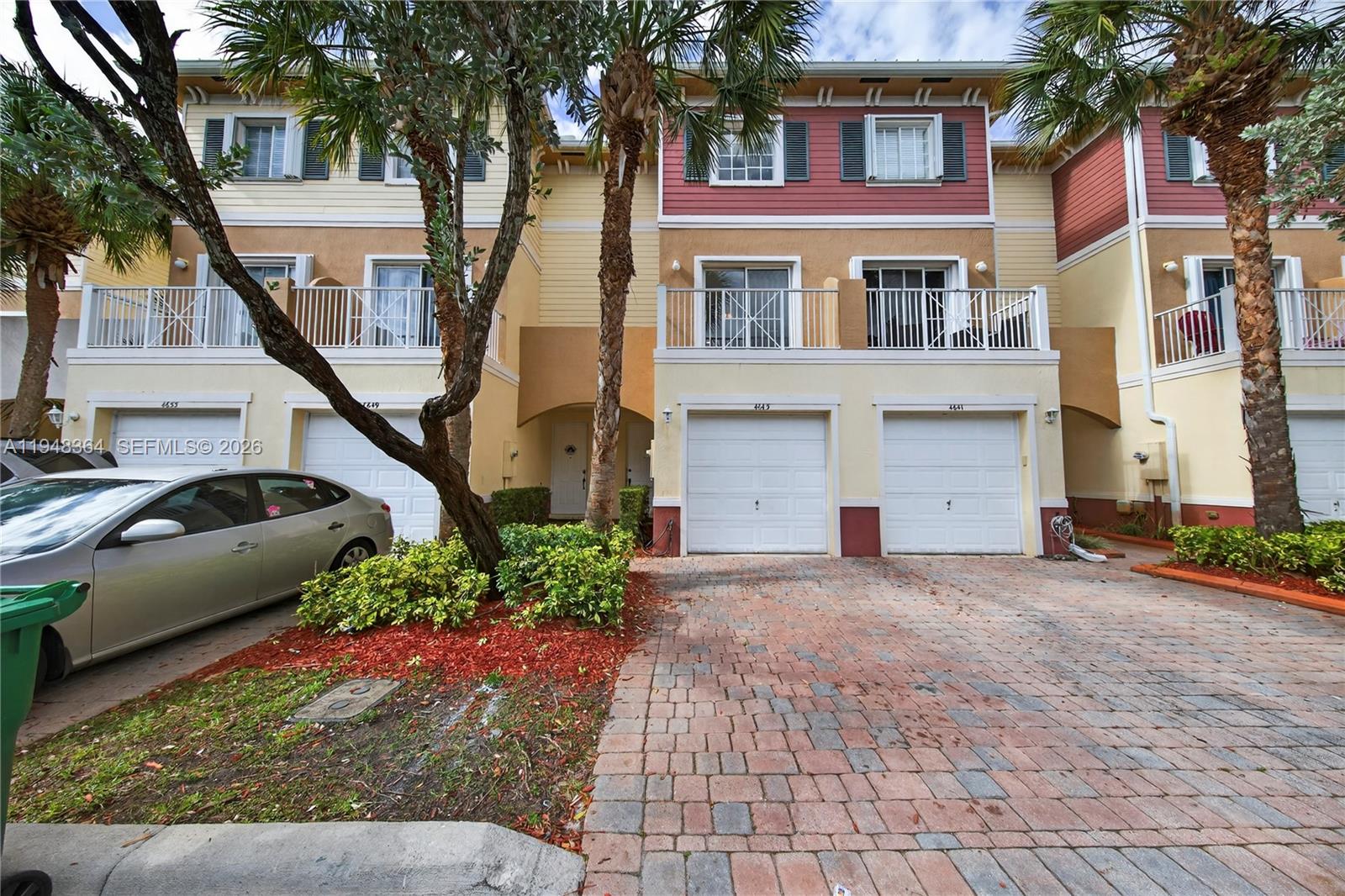WILLOW GROVE - Residential Lease