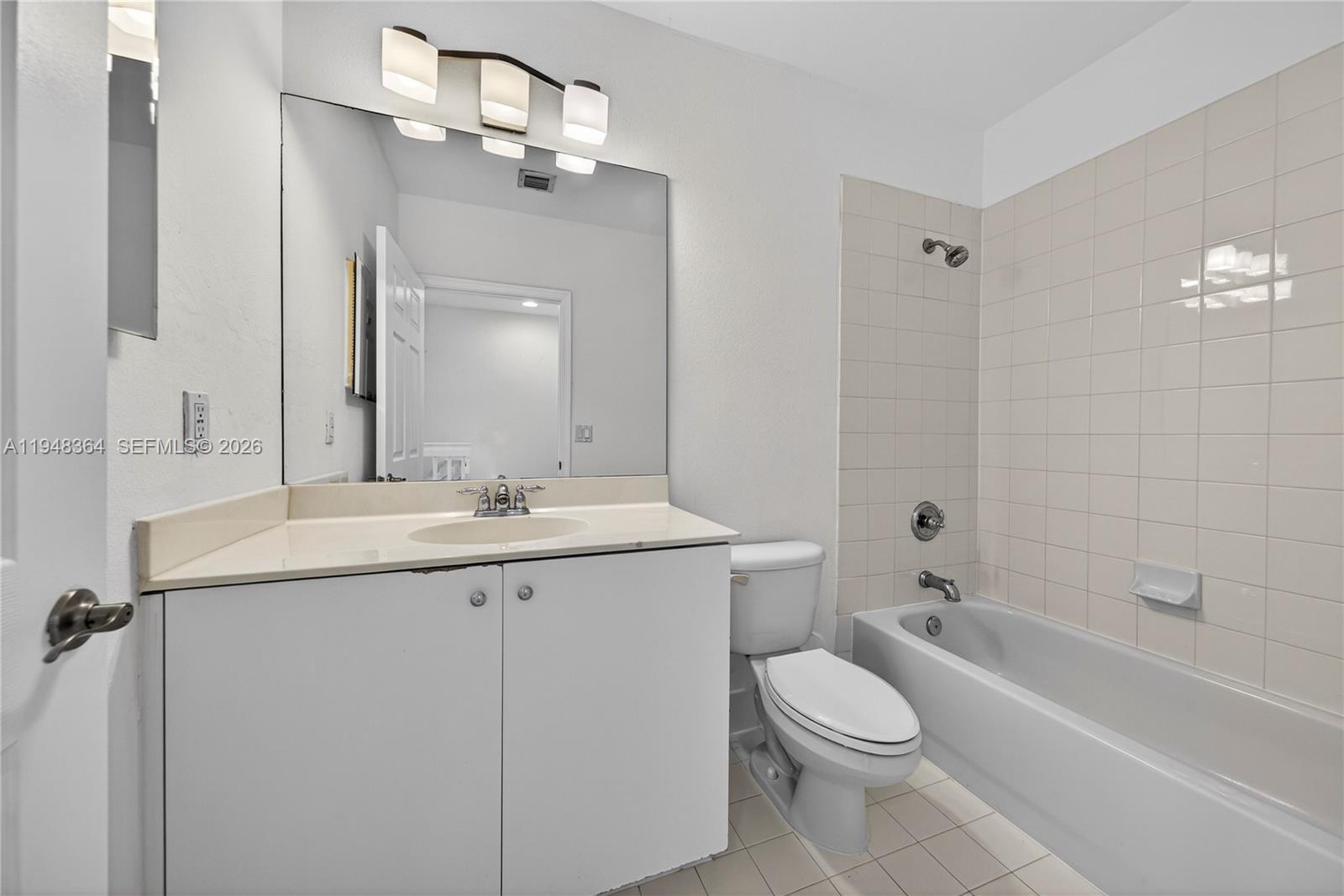 WILLOW GROVE - Residential Lease