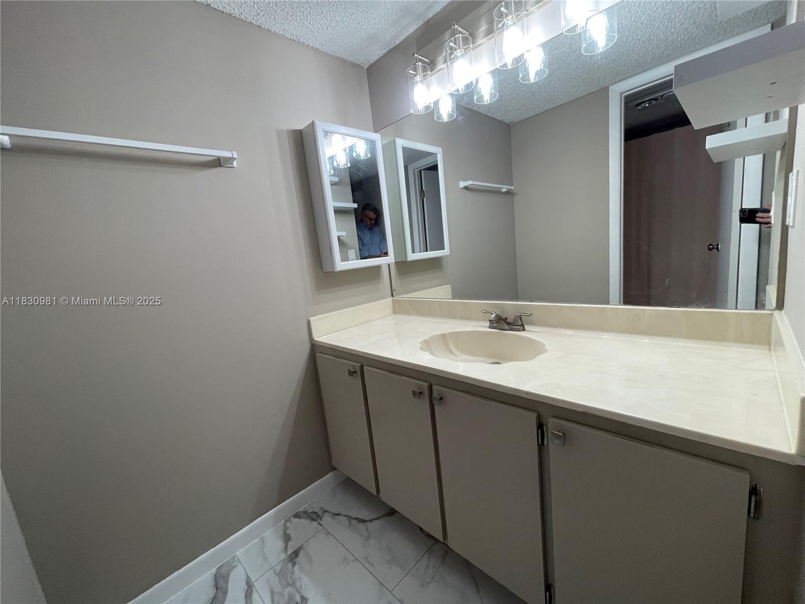 RIVER REACH CONDOMINIUM I - Residential
