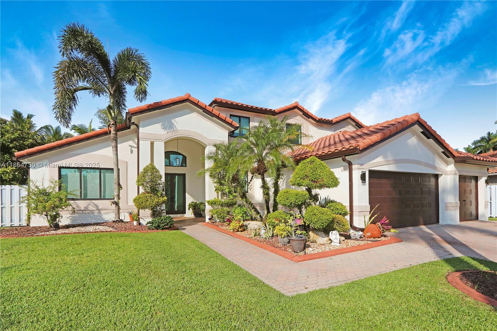 WINDSOR PALMS - Residential