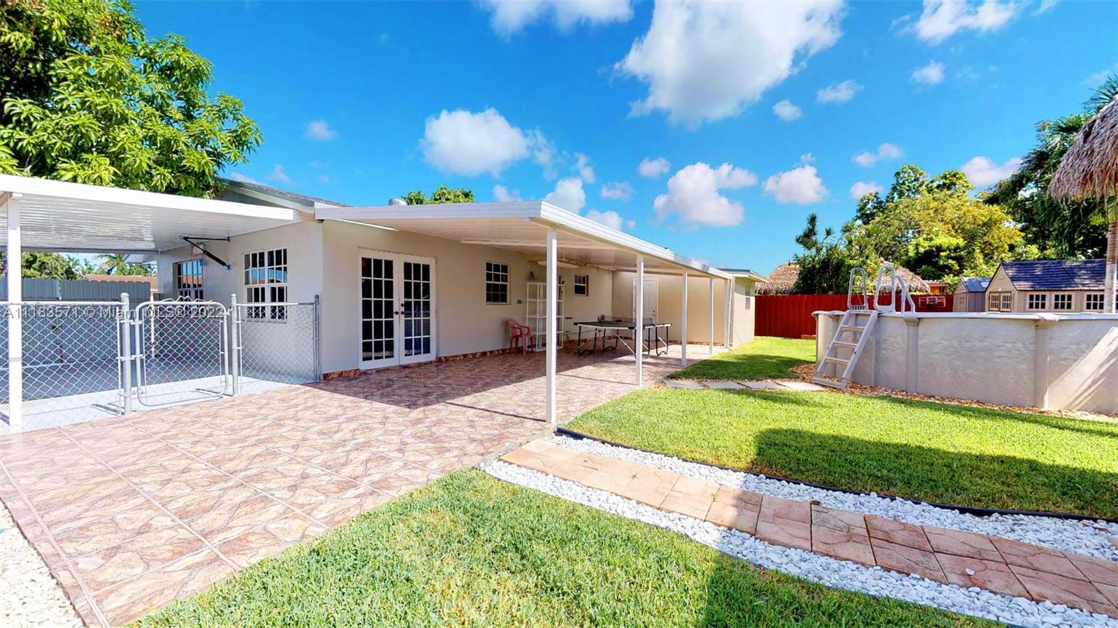 21ST CENTURY HOMES 3RD SE - Residential Lease