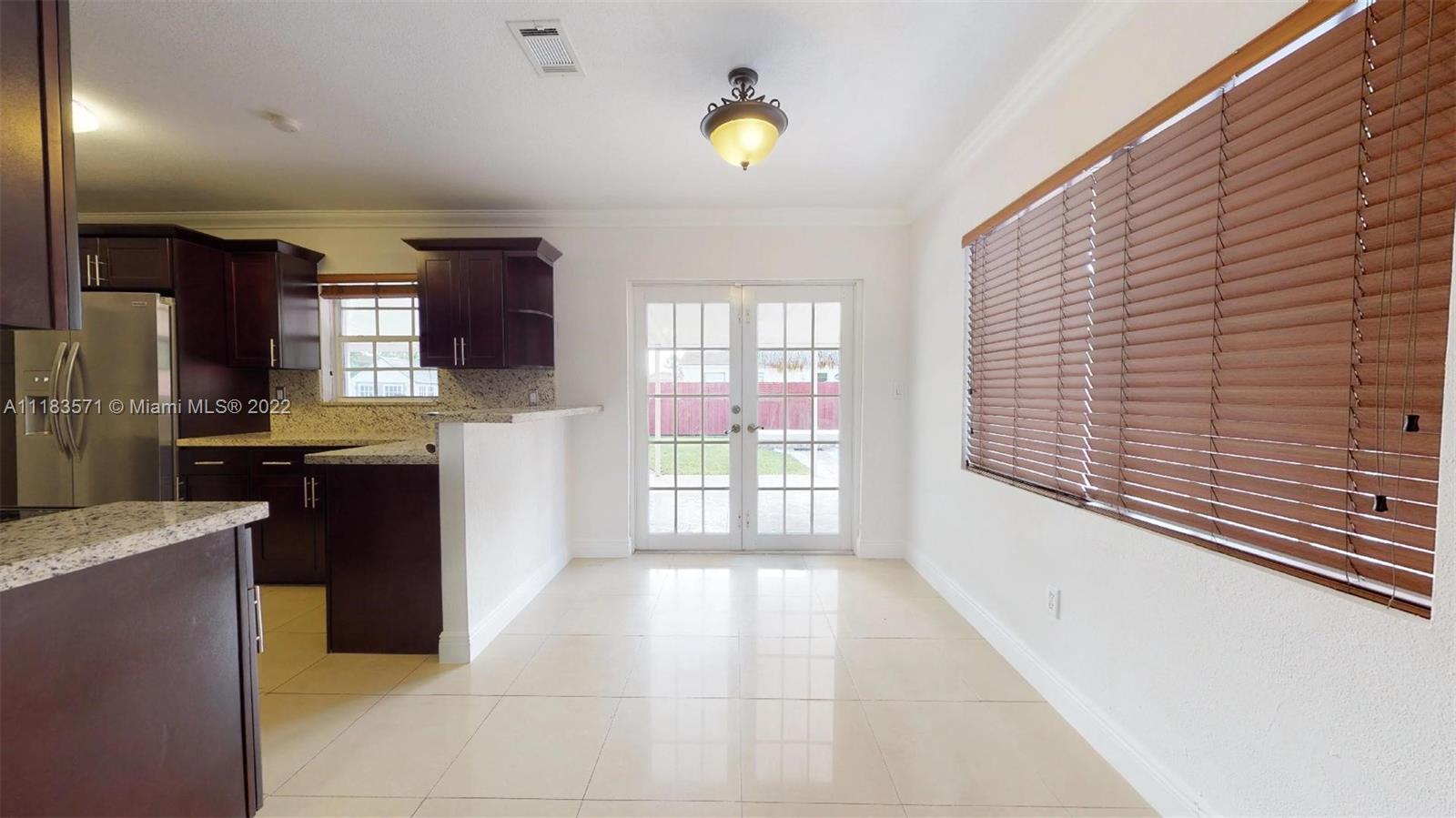 21ST CENTURY HOMES 3RD SE - Residential Lease