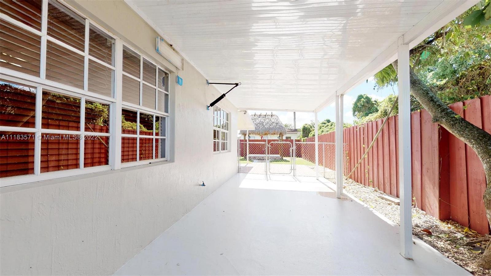 21ST CENTURY HOMES 3RD SE - Residential Lease