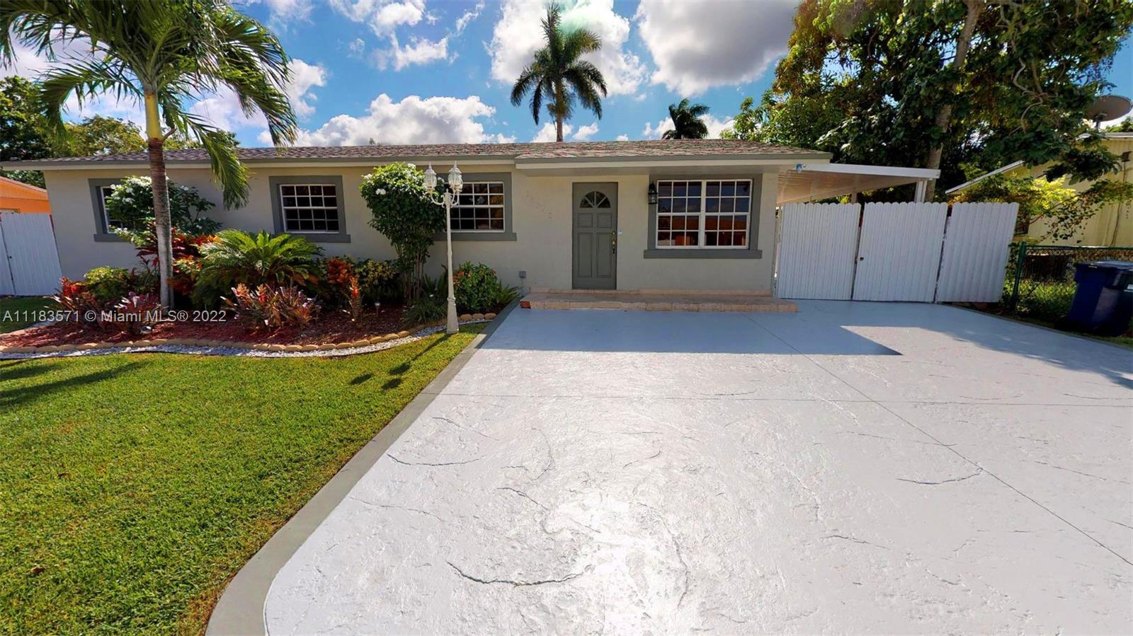 21ST CENTURY HOMES 3RD SE - Residential Lease