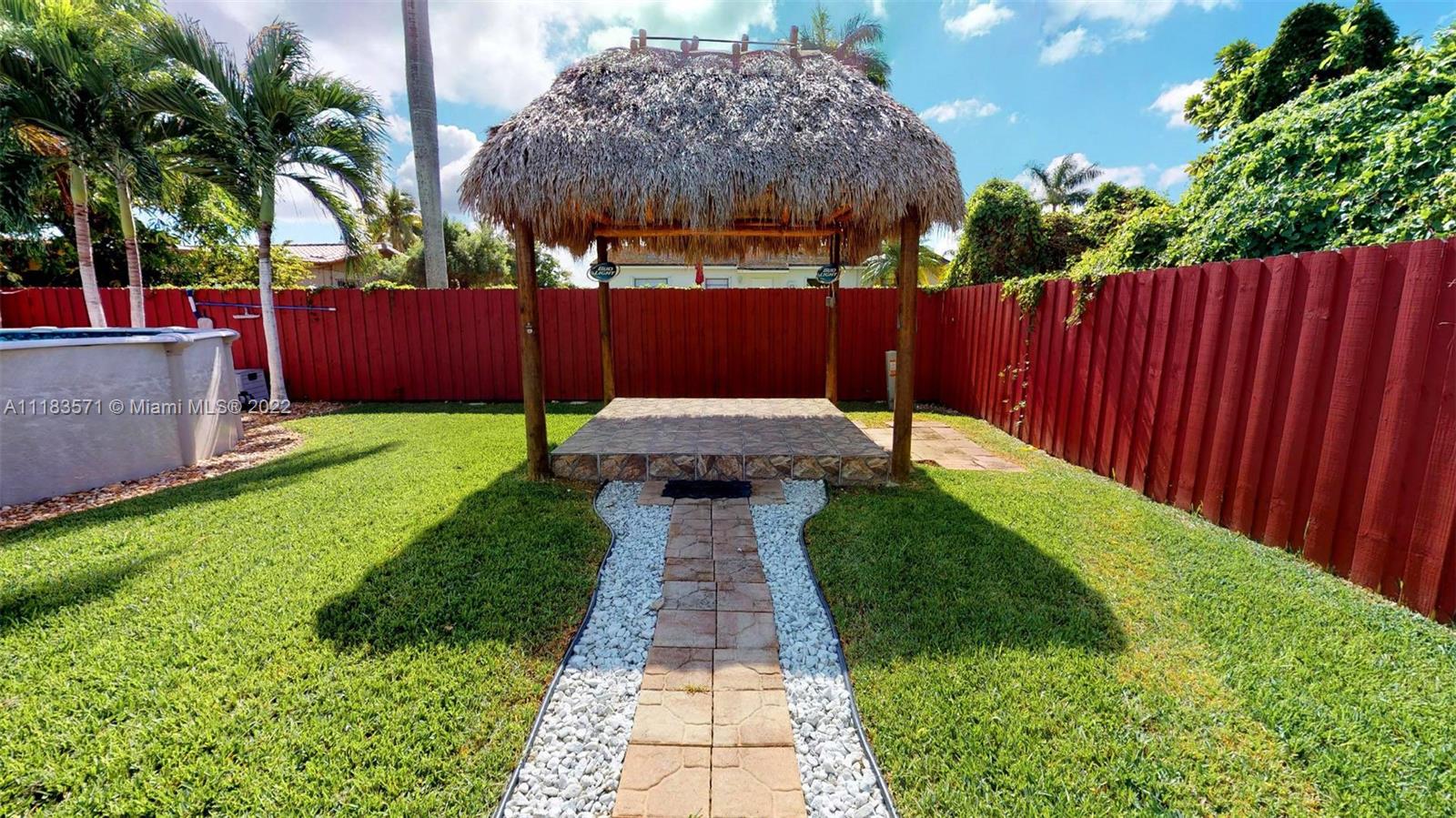 21ST CENTURY HOMES 3RD SE - Residential Lease