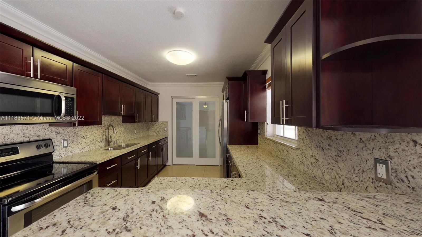 21ST CENTURY HOMES 3RD SE - Residential Lease