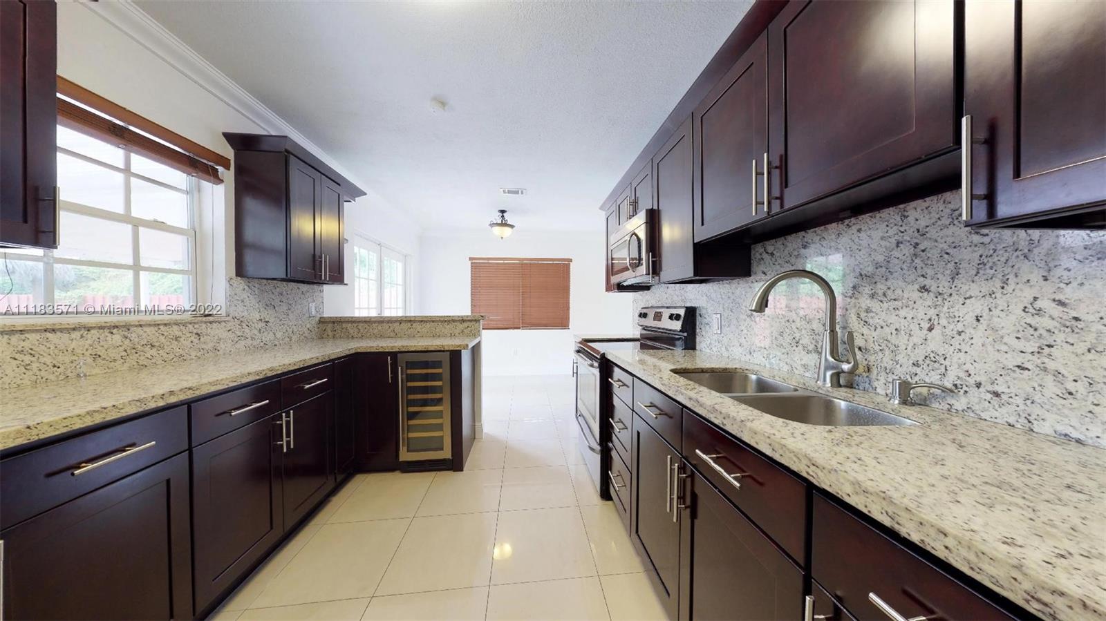 21ST CENTURY HOMES 3RD SE - Residential Lease