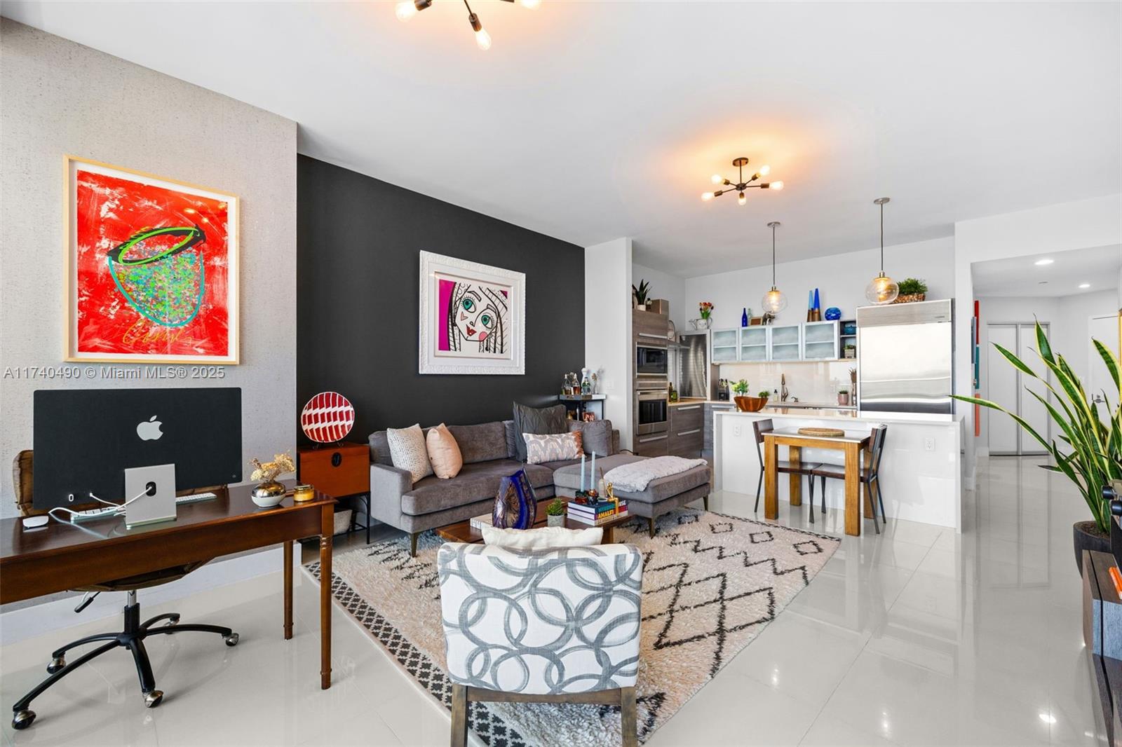 PARAMOUNT BAY CONDO - Residential