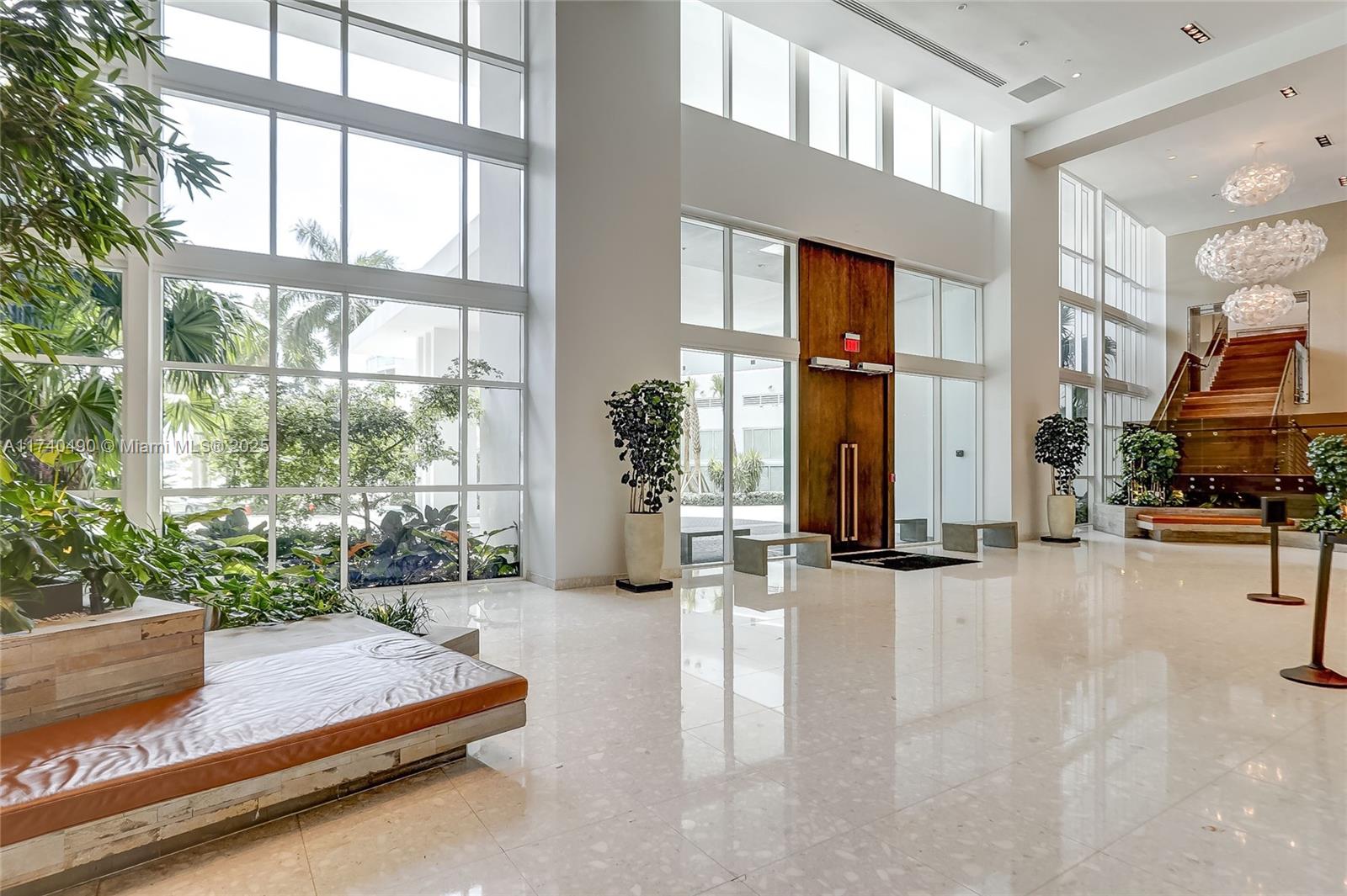 PARAMOUNT BAY CONDO - Residential