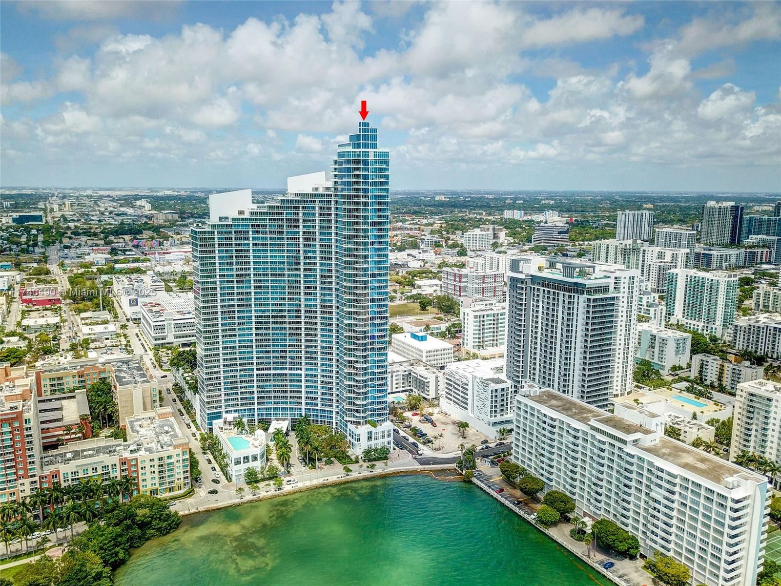 PARAMOUNT BAY CONDO - Residential