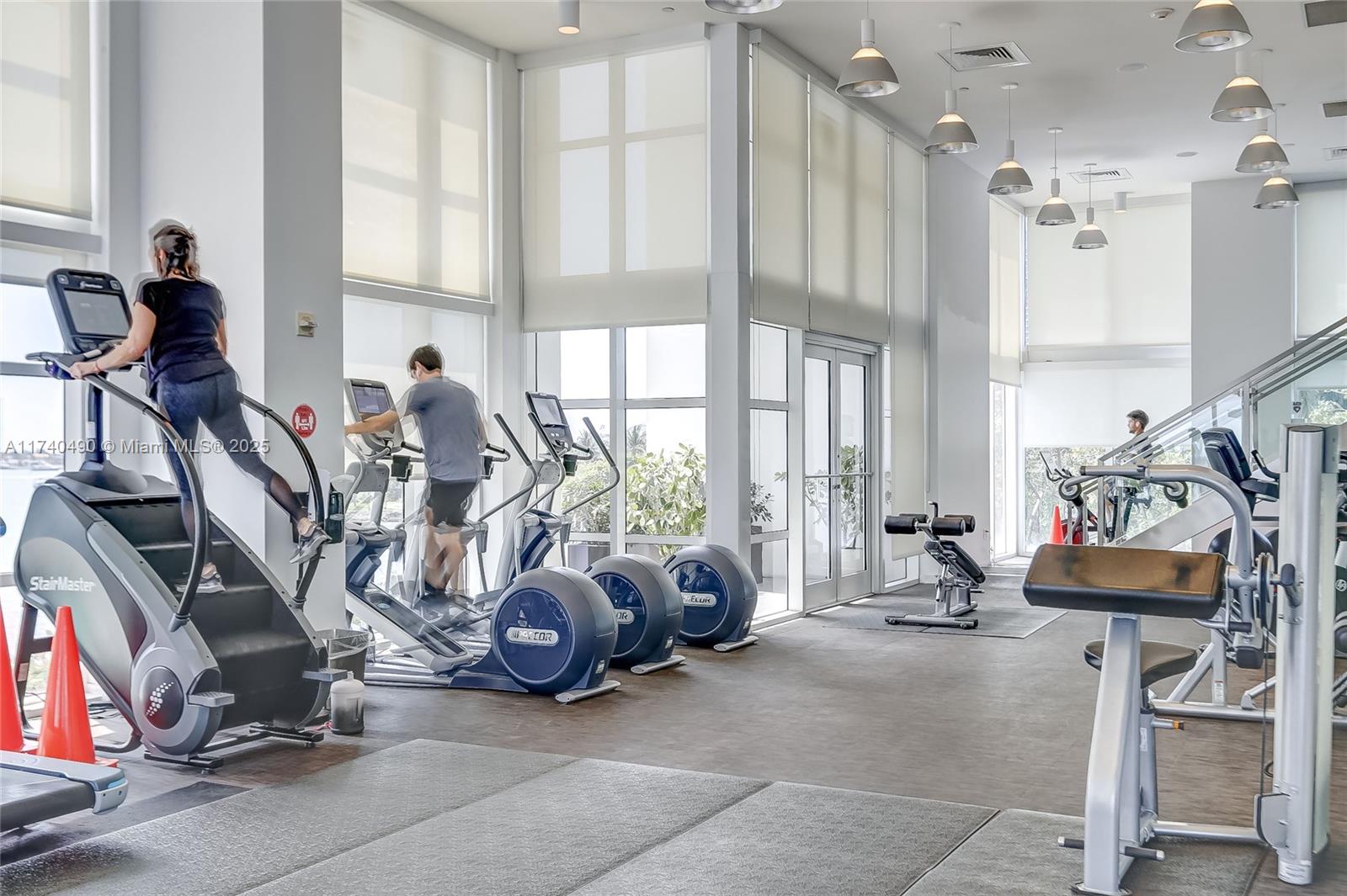 PARAMOUNT BAY CONDO - Residential