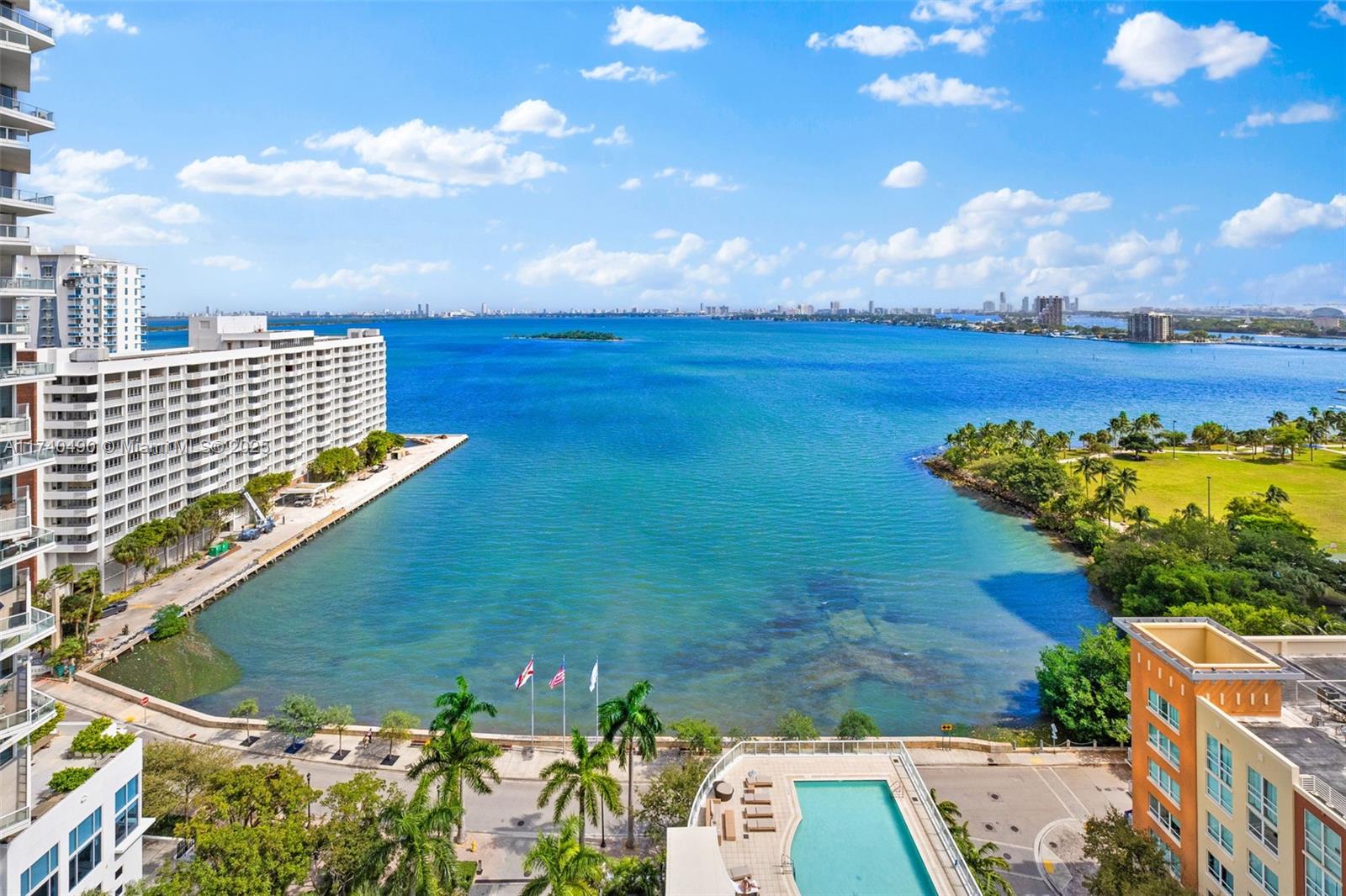 PARAMOUNT BAY CONDO - Residential