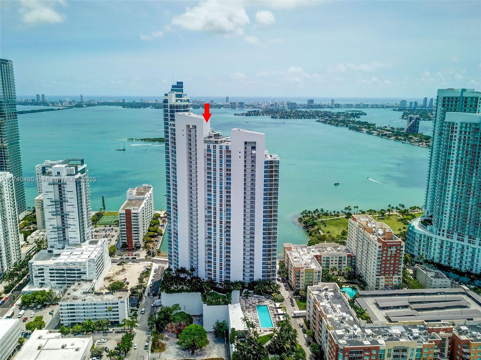 PARAMOUNT BAY CONDO - Residential