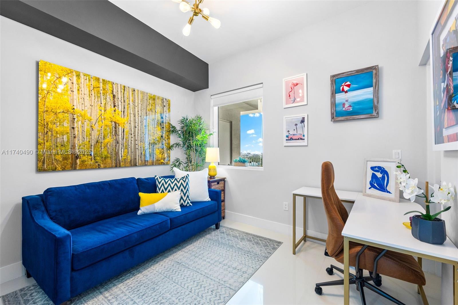 PARAMOUNT BAY CONDO - Residential