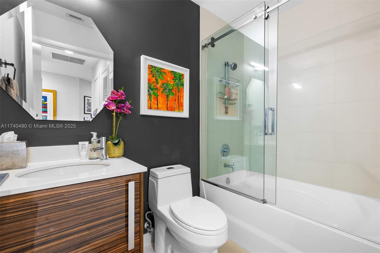 PARAMOUNT BAY CONDO - Residential