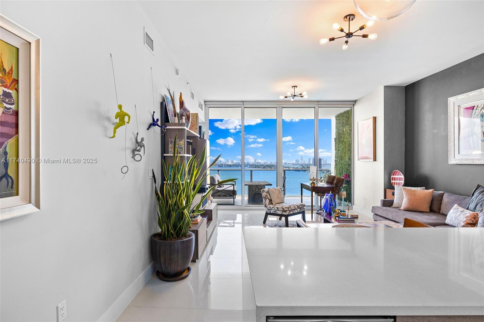 PARAMOUNT BAY CONDO - Residential