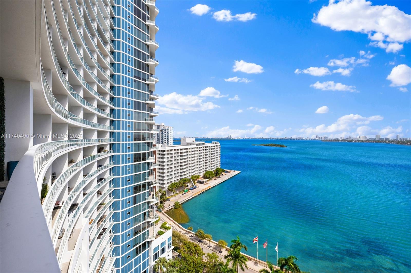 PARAMOUNT BAY CONDO - Residential