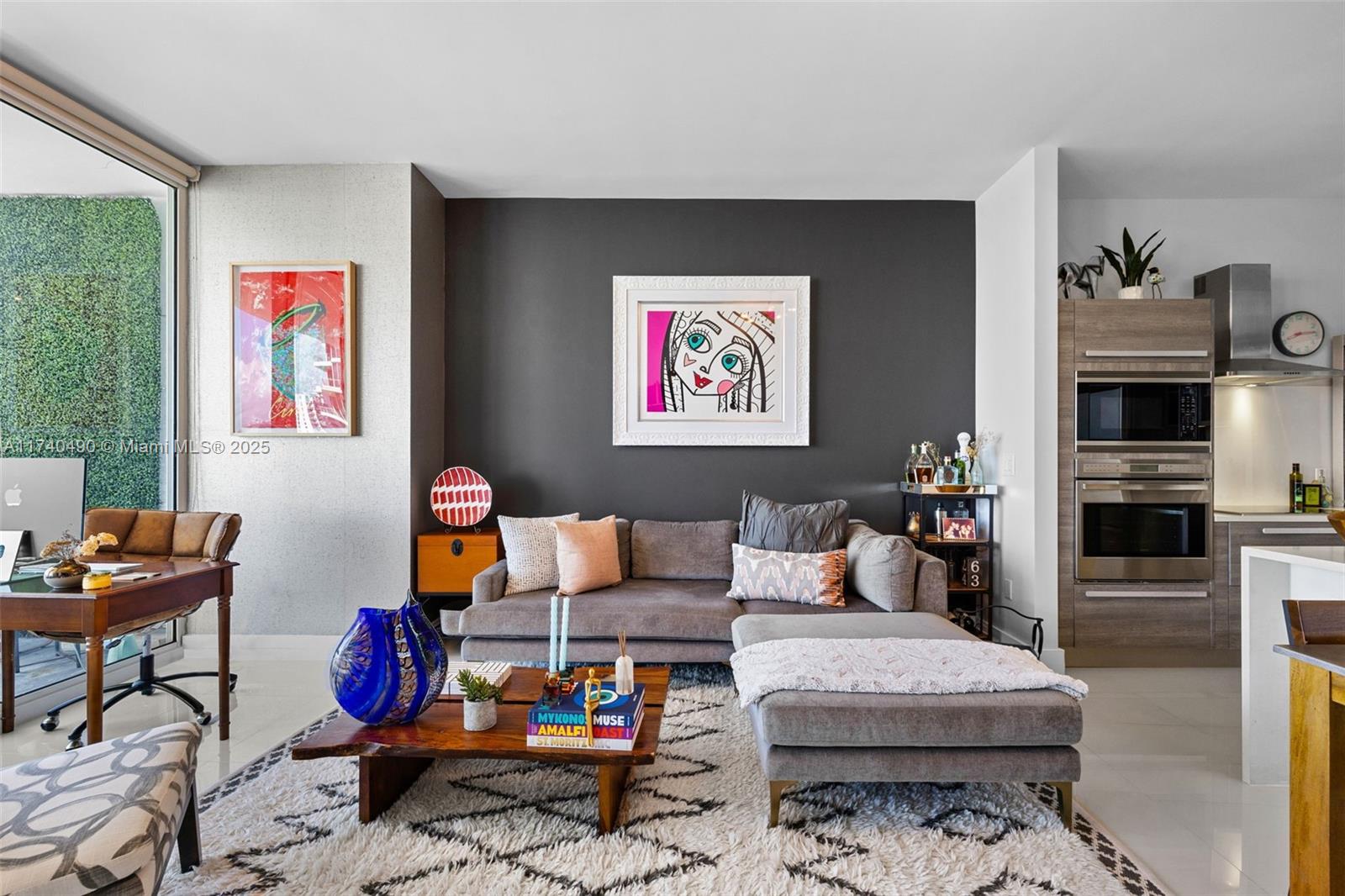 PARAMOUNT BAY CONDO - Residential