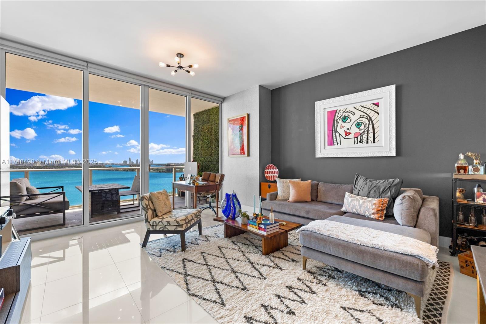 PARAMOUNT BAY CONDO - Residential
