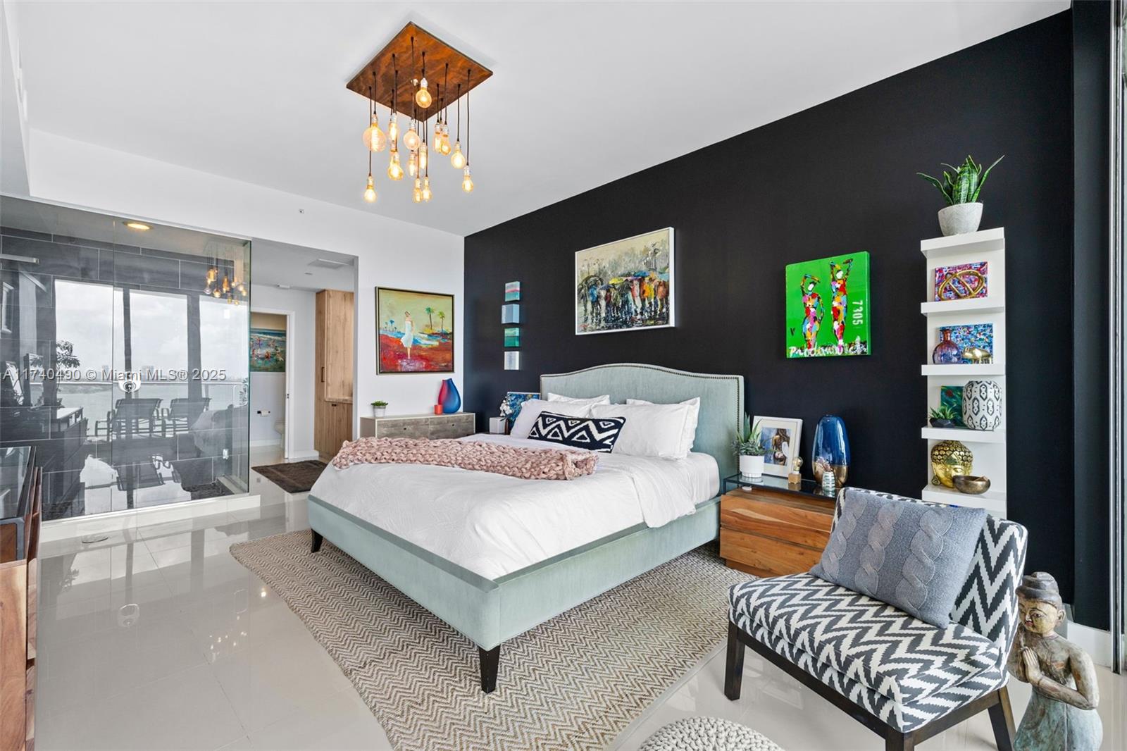PARAMOUNT BAY CONDO - Residential