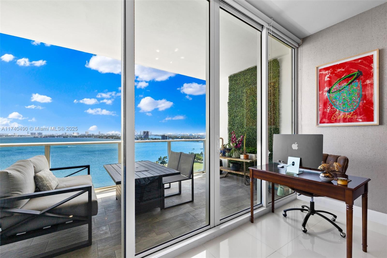 PARAMOUNT BAY CONDO - Residential