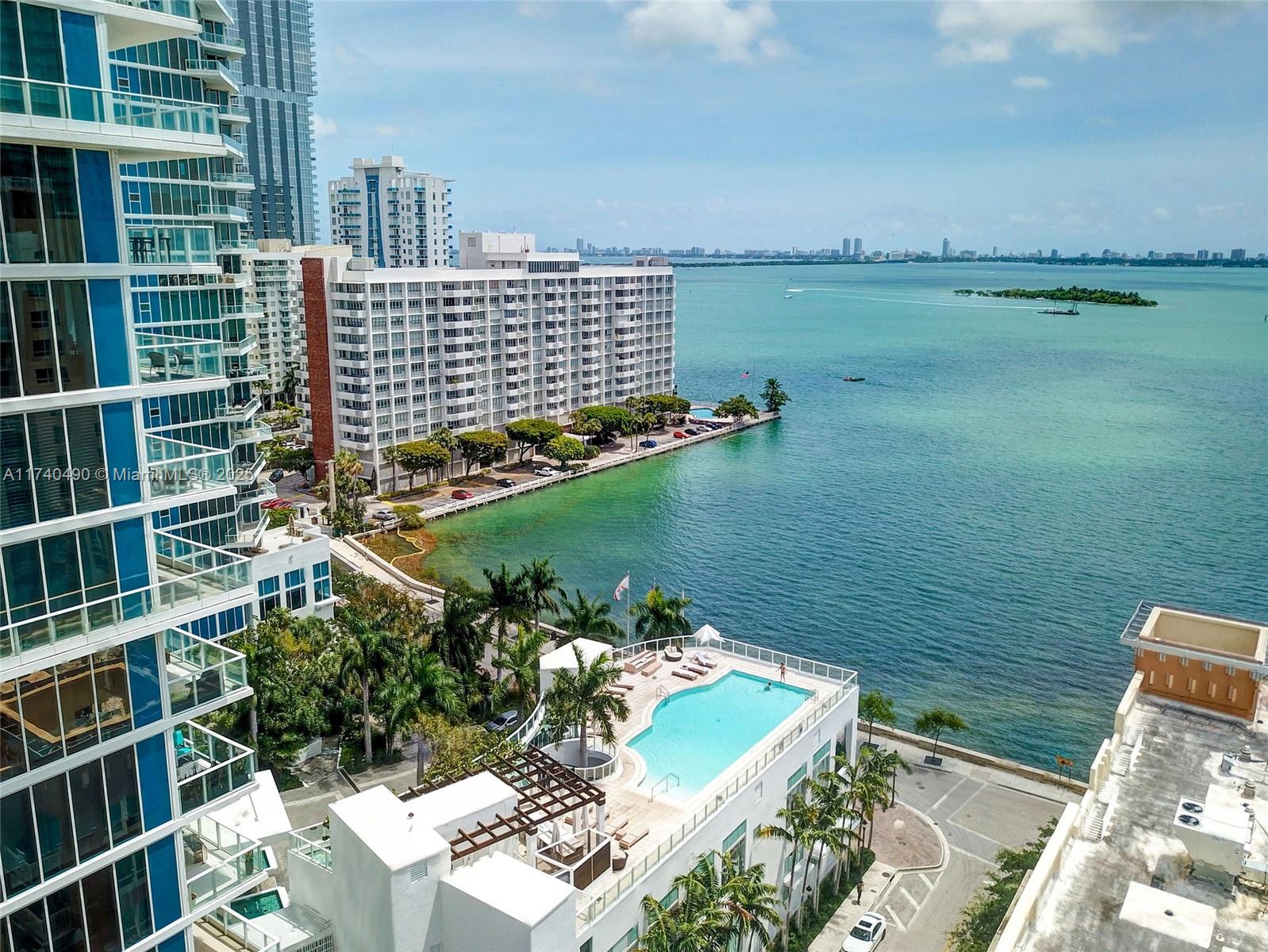 PARAMOUNT BAY CONDO - Residential