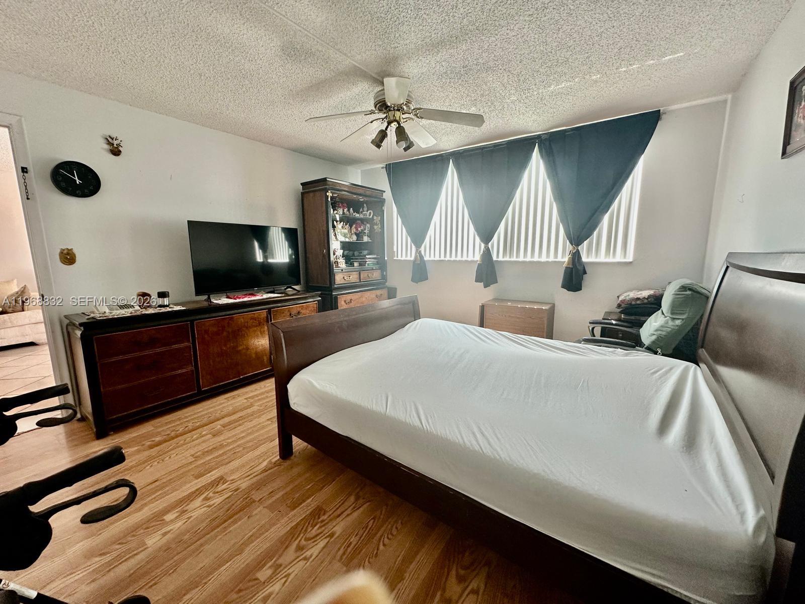 HOLLYBROOK GOLF AND TENNIS - Residential