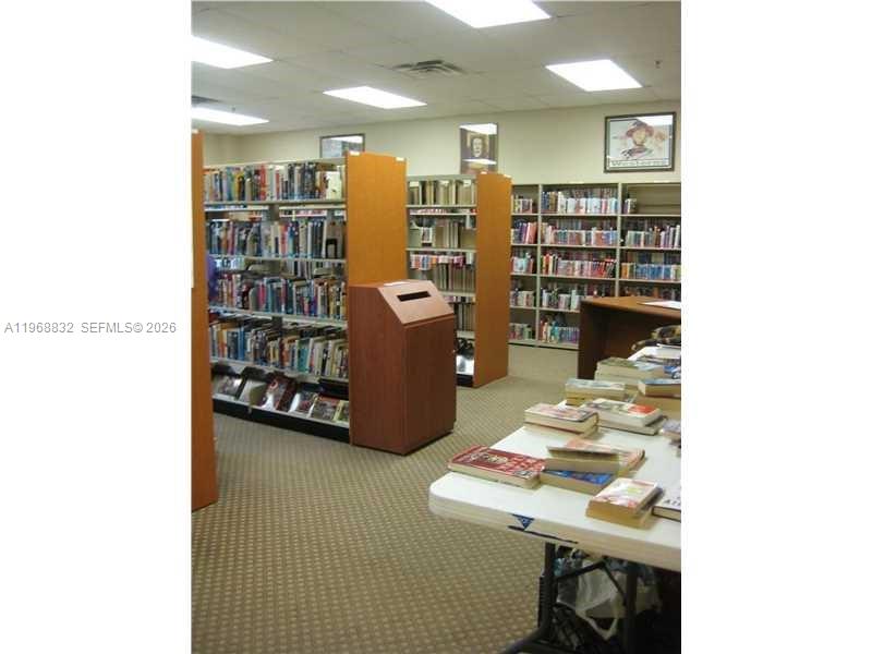 HOLLYBROOK GOLF AND TENNIS - Residential