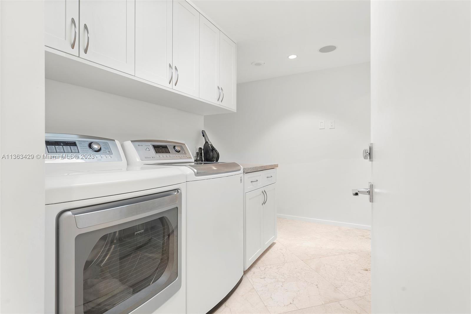JADE RESIDENCES AT BRICKE - Residential