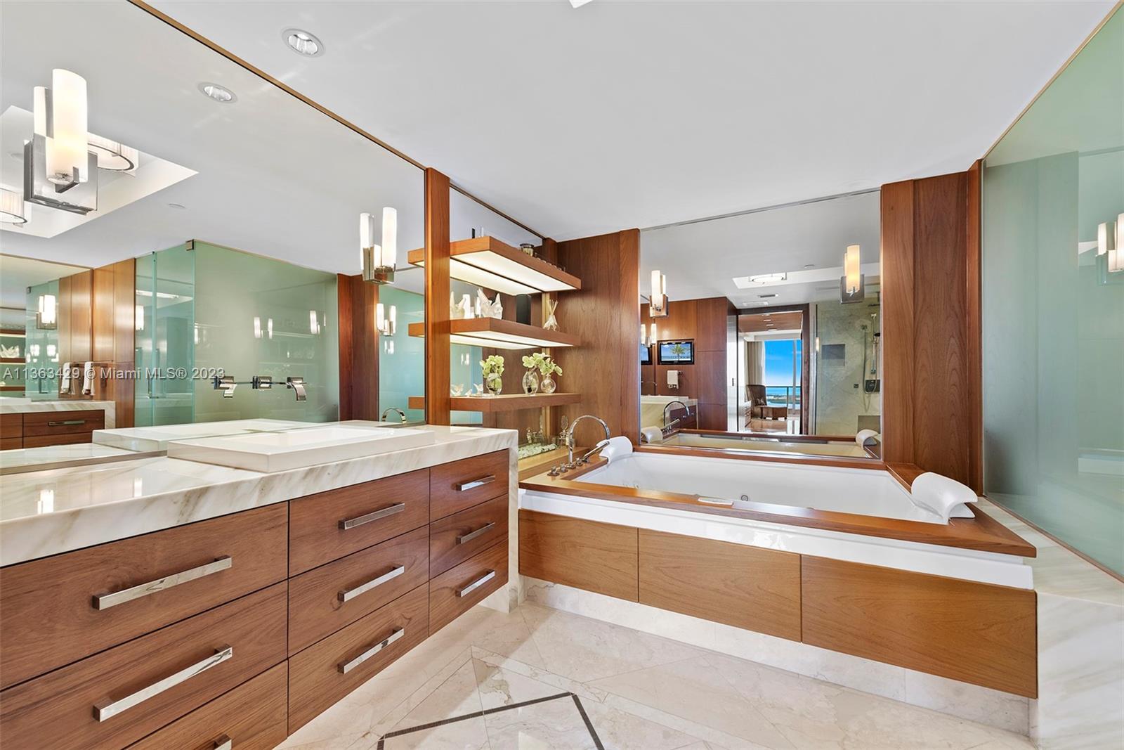 JADE RESIDENCES AT BRICKE - Residential
