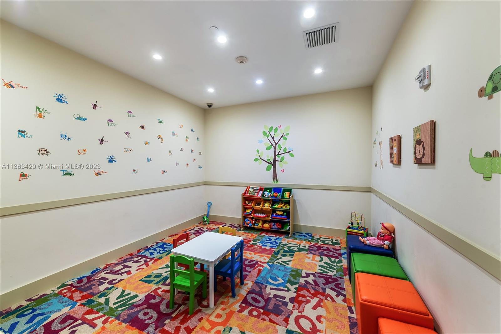 JADE RESIDENCES AT BRICKE - Residential