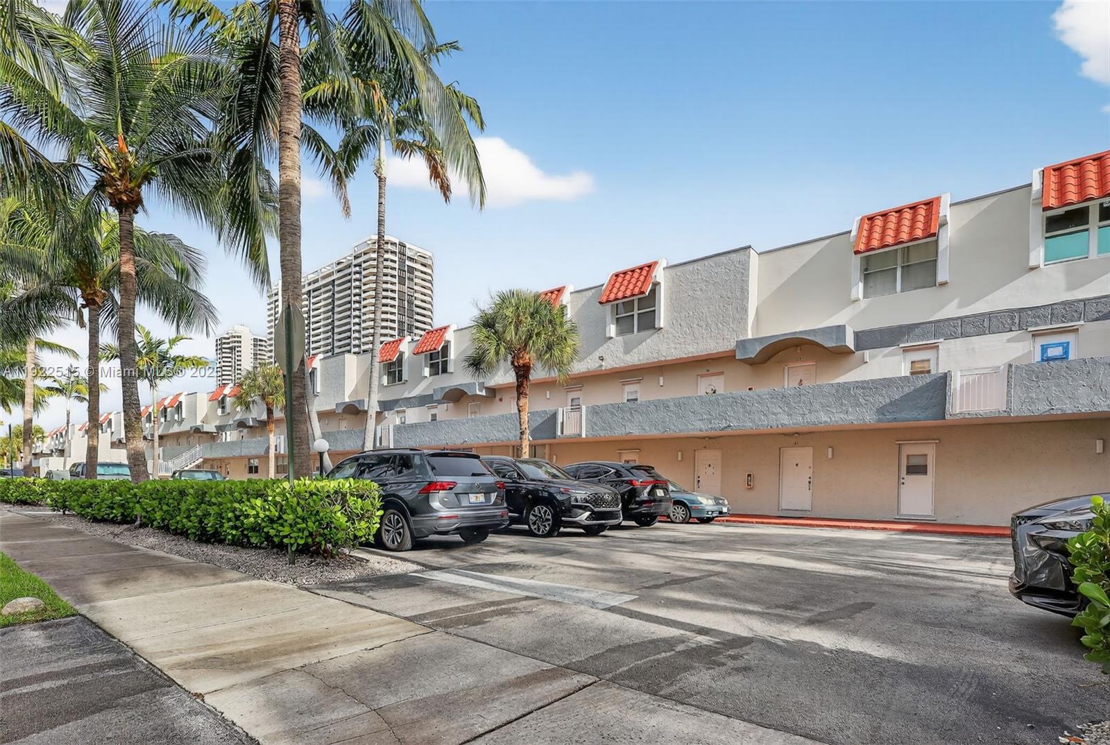 SANDPIPER CONDO - Residential