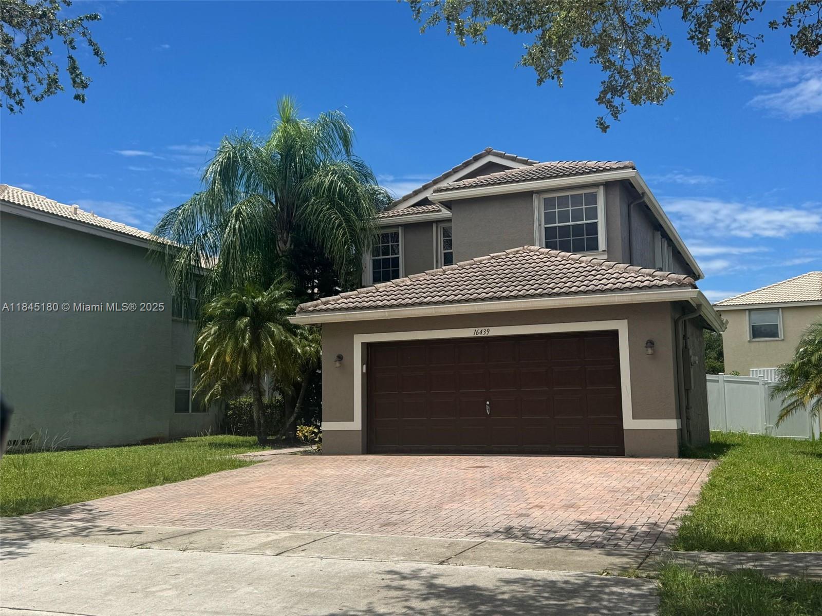NO HOA APPROVAL NEEDED. BEST PRICED 5/3 IN WEST MIRAMAR. READY FOR FAST MOVE IN AND APPROVAL. VOUCHERS WELCOMED.