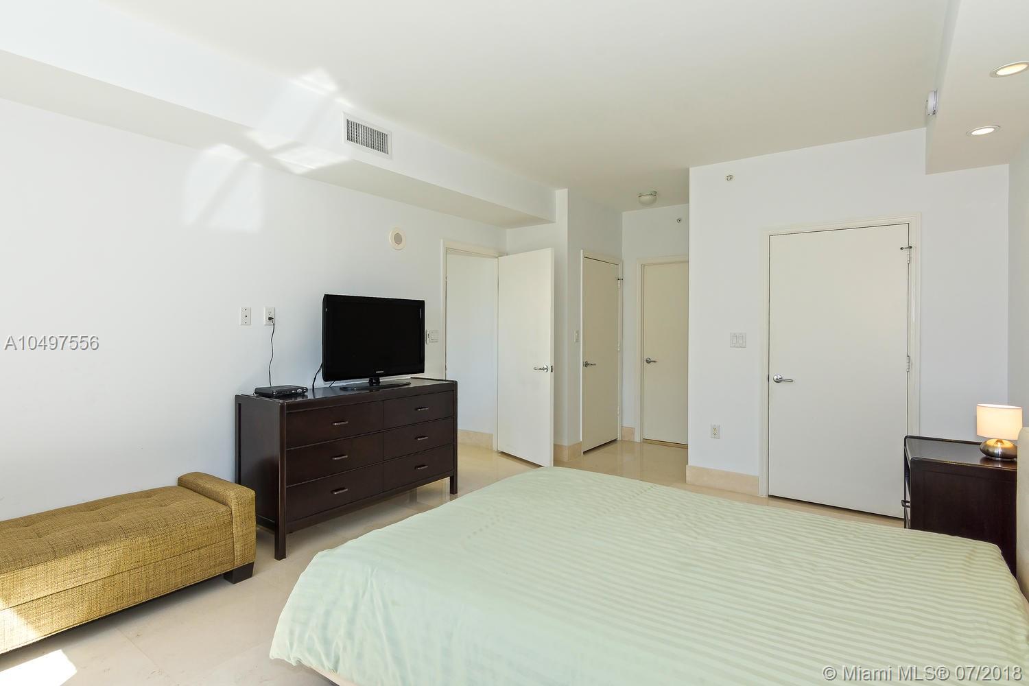 TURNBERRY VILLAGE - Residential Lease