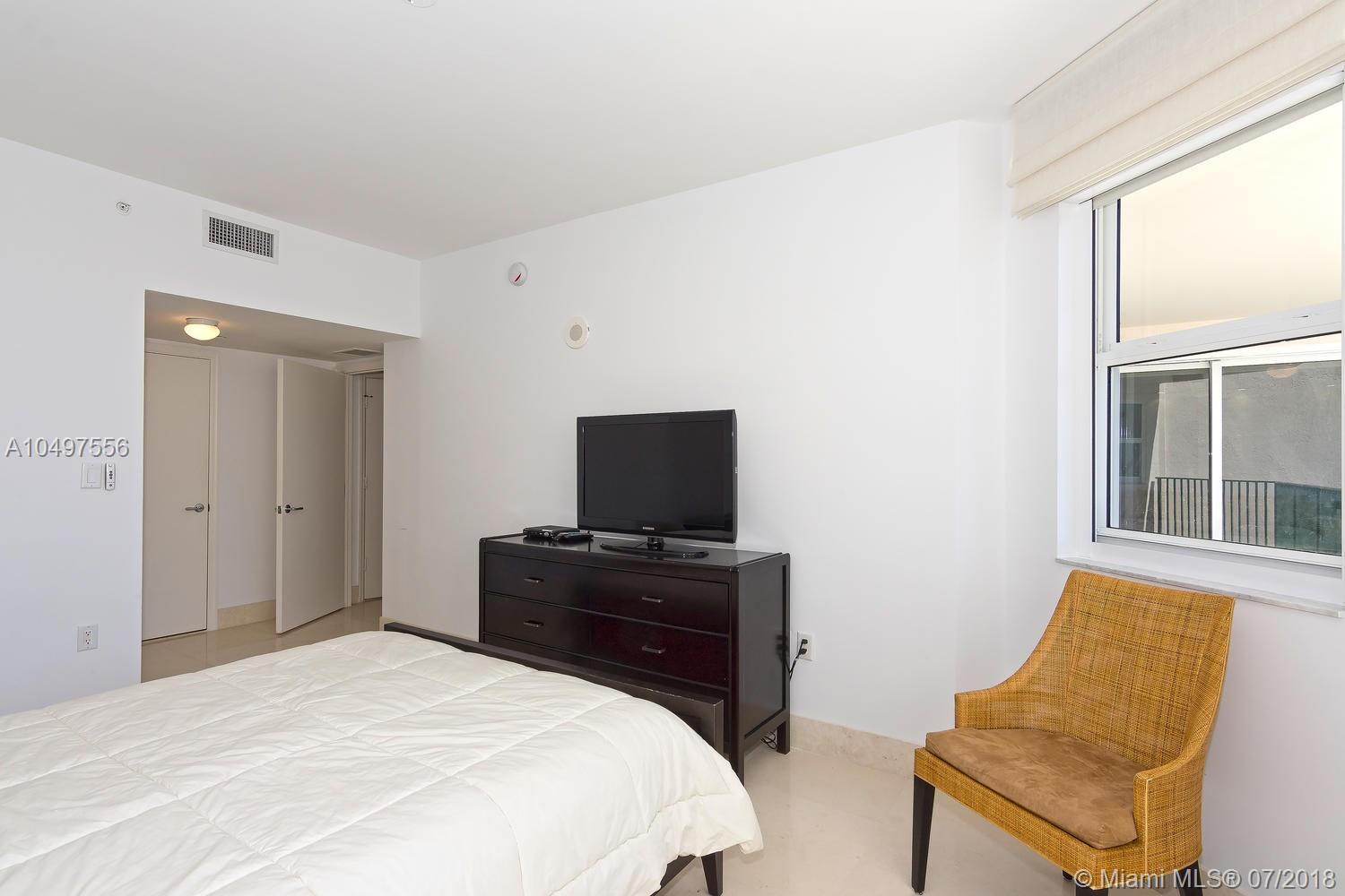 TURNBERRY VILLAGE - Residential Lease