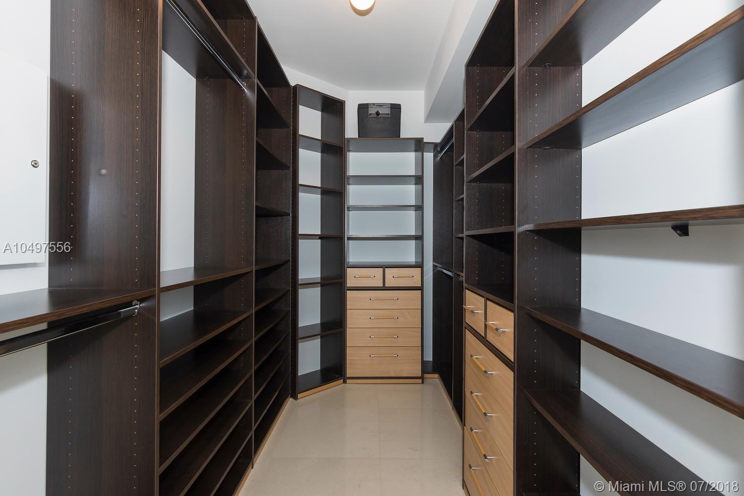 TURNBERRY VILLAGE - Residential Lease