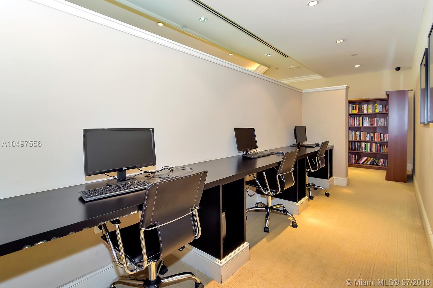 TURNBERRY VILLAGE - Residential Lease