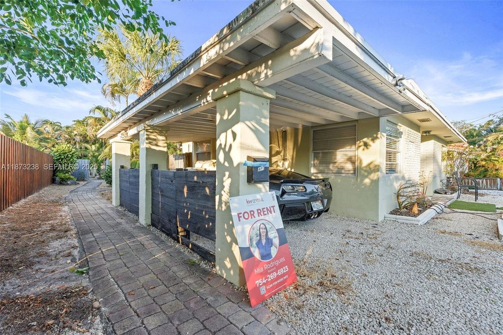 Photo of 1565 NE 32nd St #B, Oakland Park, FL 33334 (MLS # A11873238)