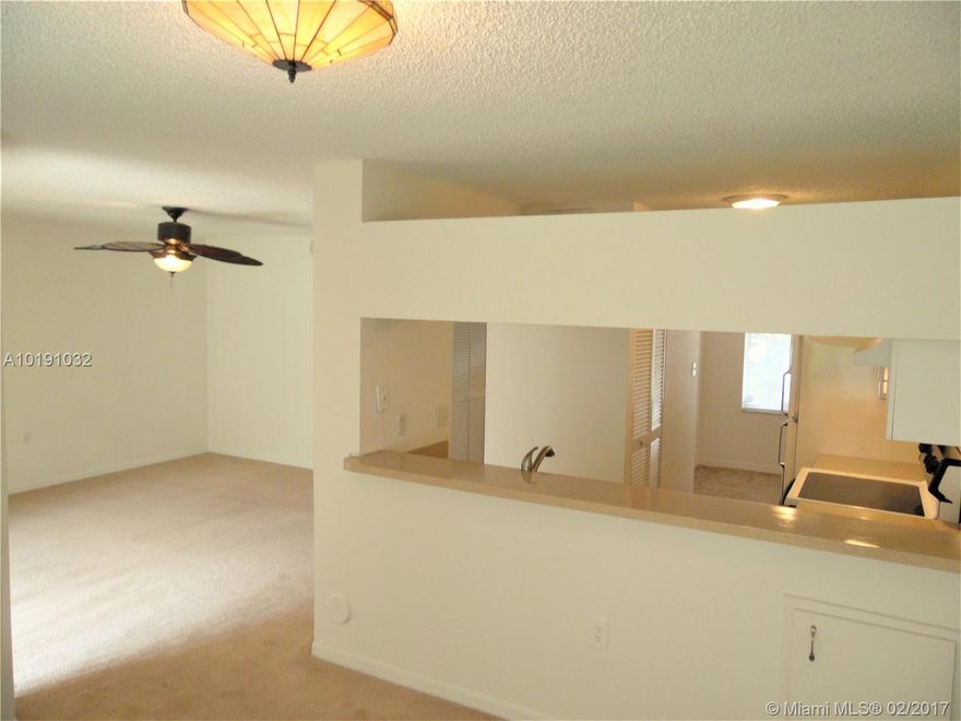 perfect for investor. vacant property. Spacious 1/1 with separate dining area off the living room Walk-in closet in bedroom.  Located in gated community minutes away from dining and shopping.