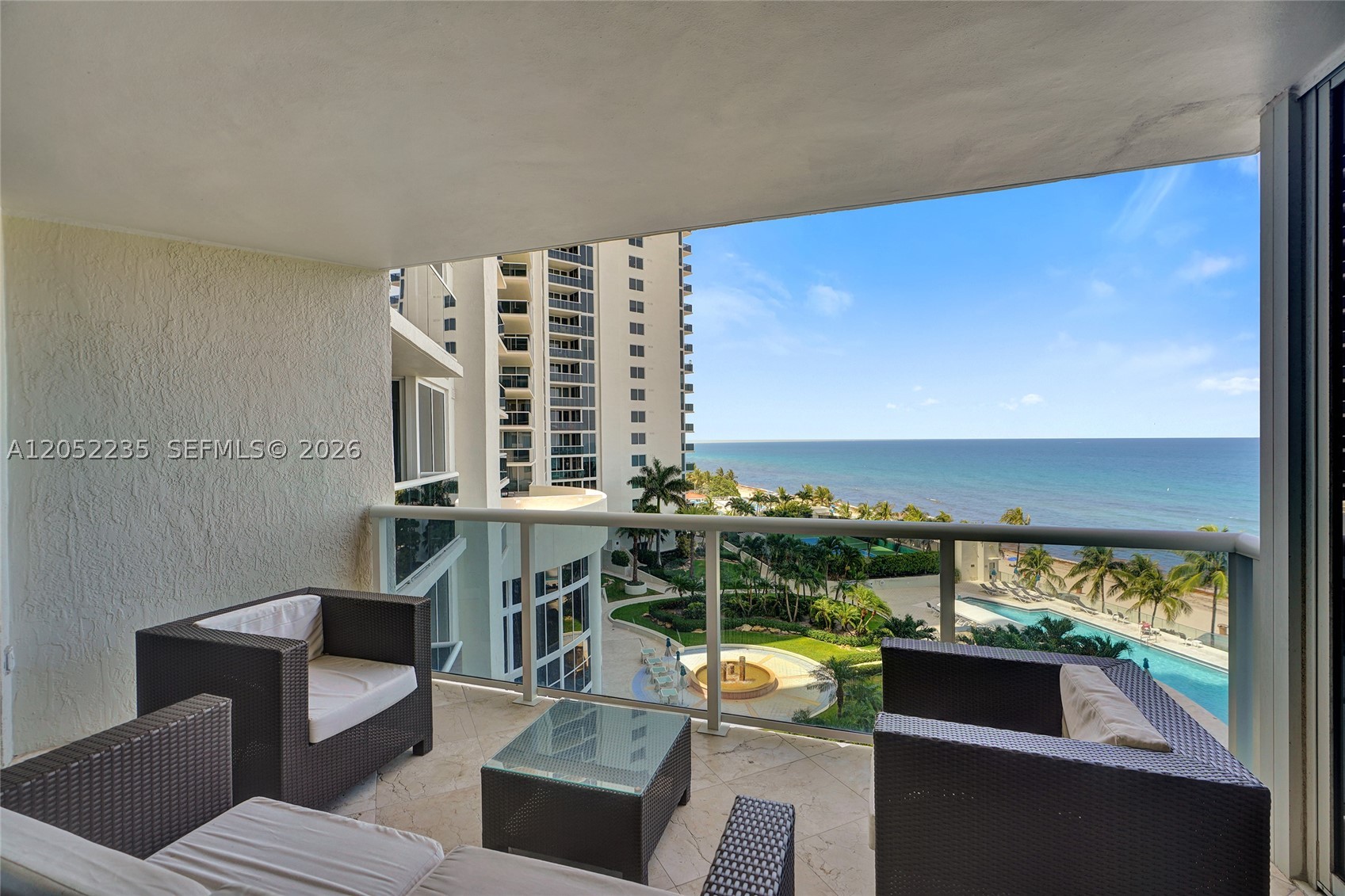 19111 Collins Ave 607