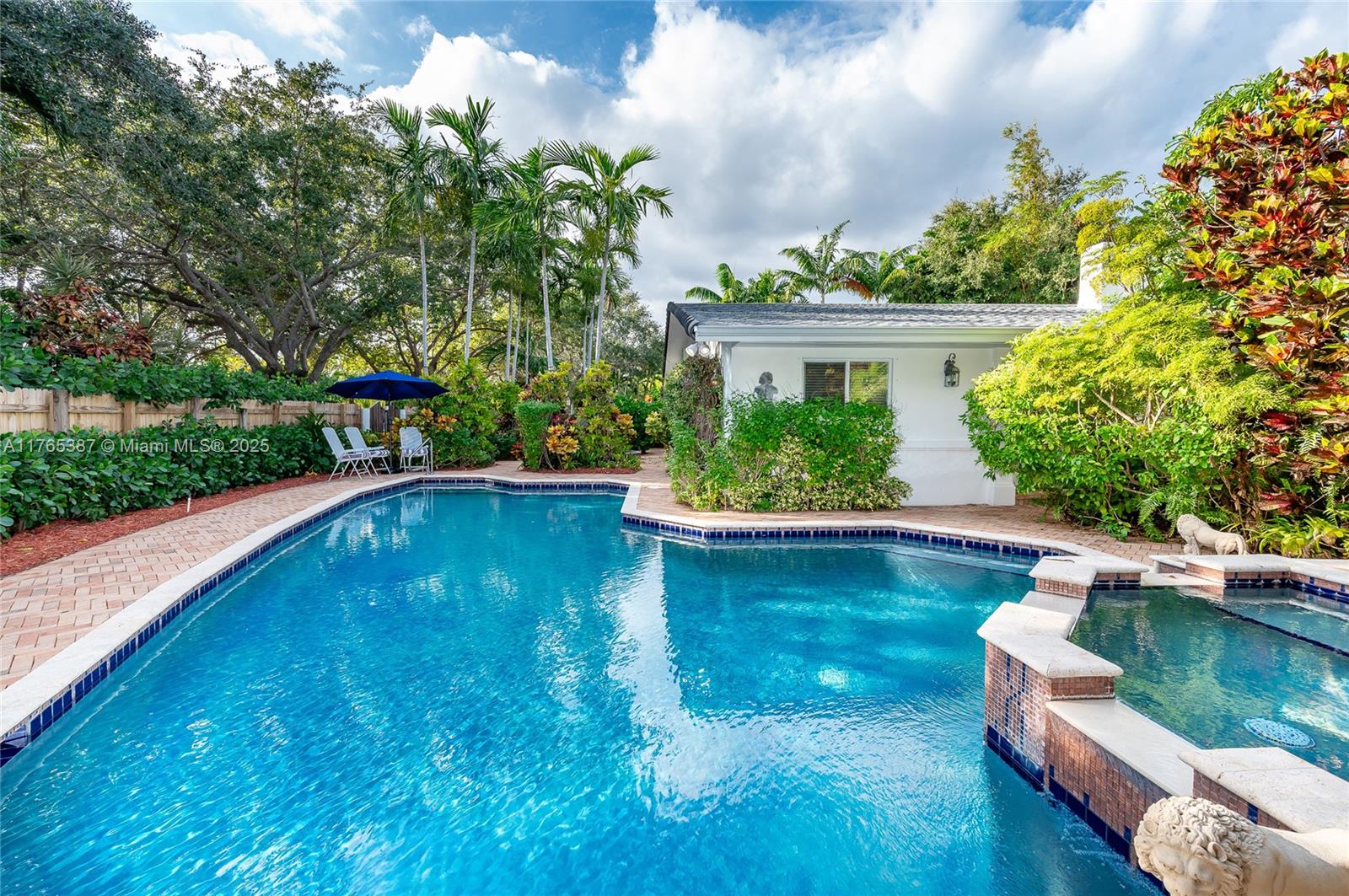 TROPICAL ISLE HOMES SUB 4 - Residential