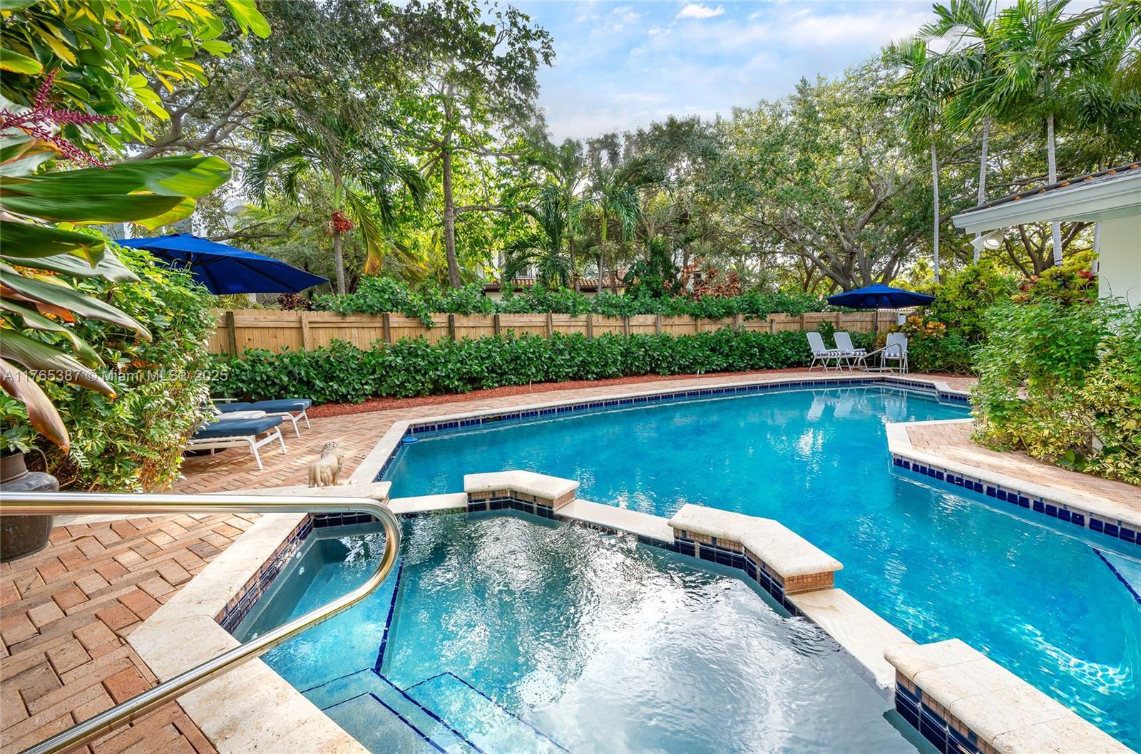 TROPICAL ISLE HOMES SUB 4 - Residential