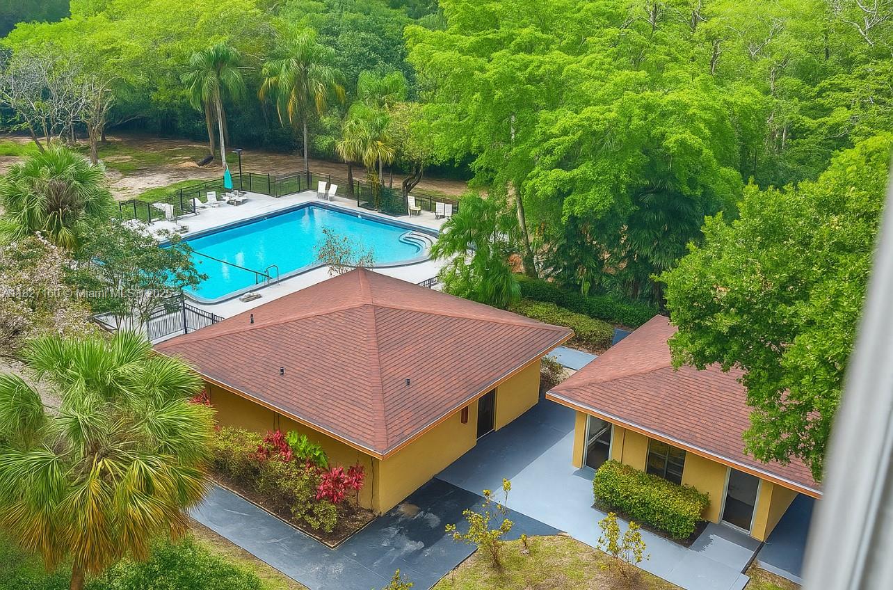 GREYNOLDS PARK CLUB CONDO - Residential