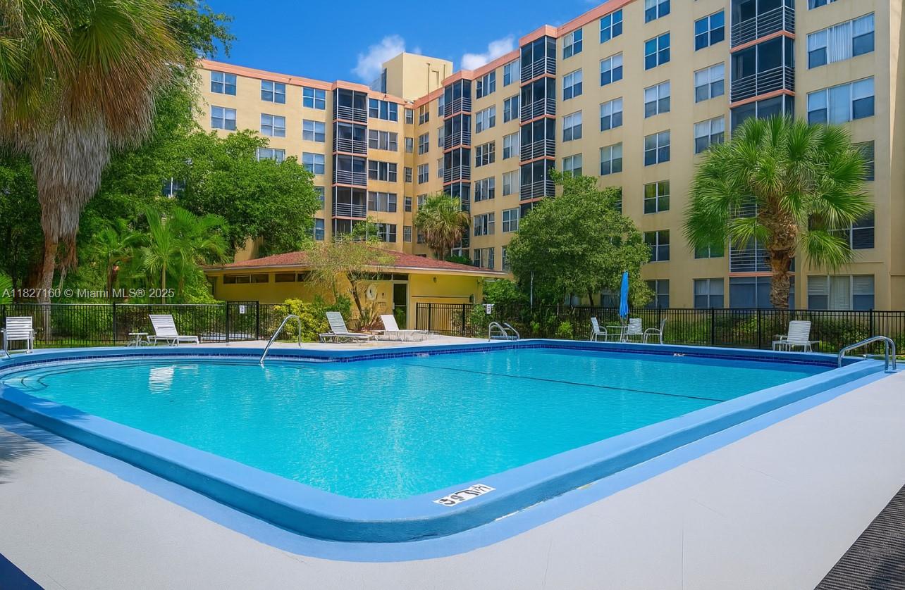 GREYNOLDS PARK CLUB CONDO - Residential